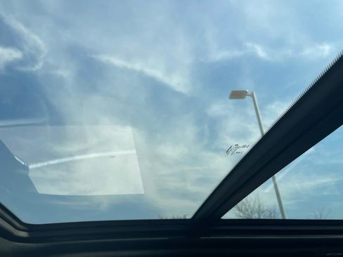 Used 2023 RAM 1500 Laramie image 10