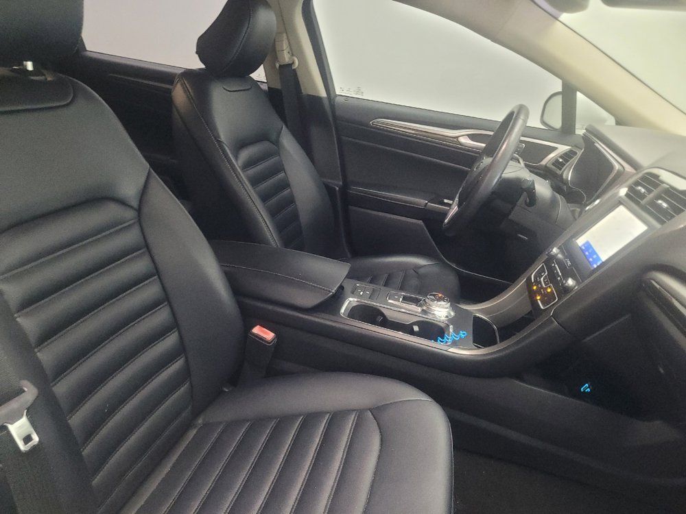 Used 2020 Ford Fusion SEL FWD image 21