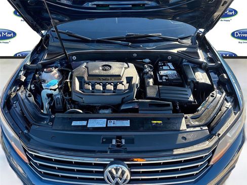 Used 2019 Volkswagen Passat 2.0T Wolfsburg image 32