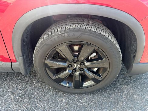 Certified 2025 Honda Pilot Black Edition image 9