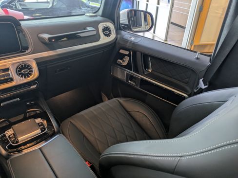 Used 2025 Mercedes-Benz G 550 image 17