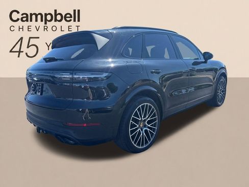 Used 2023 Porsche Cayenne AWD/4WD image 6