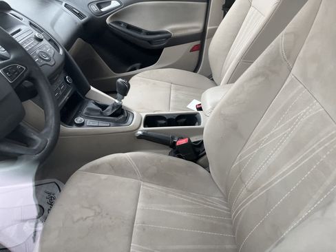 Used 2015 Ford Focus SE image 24
