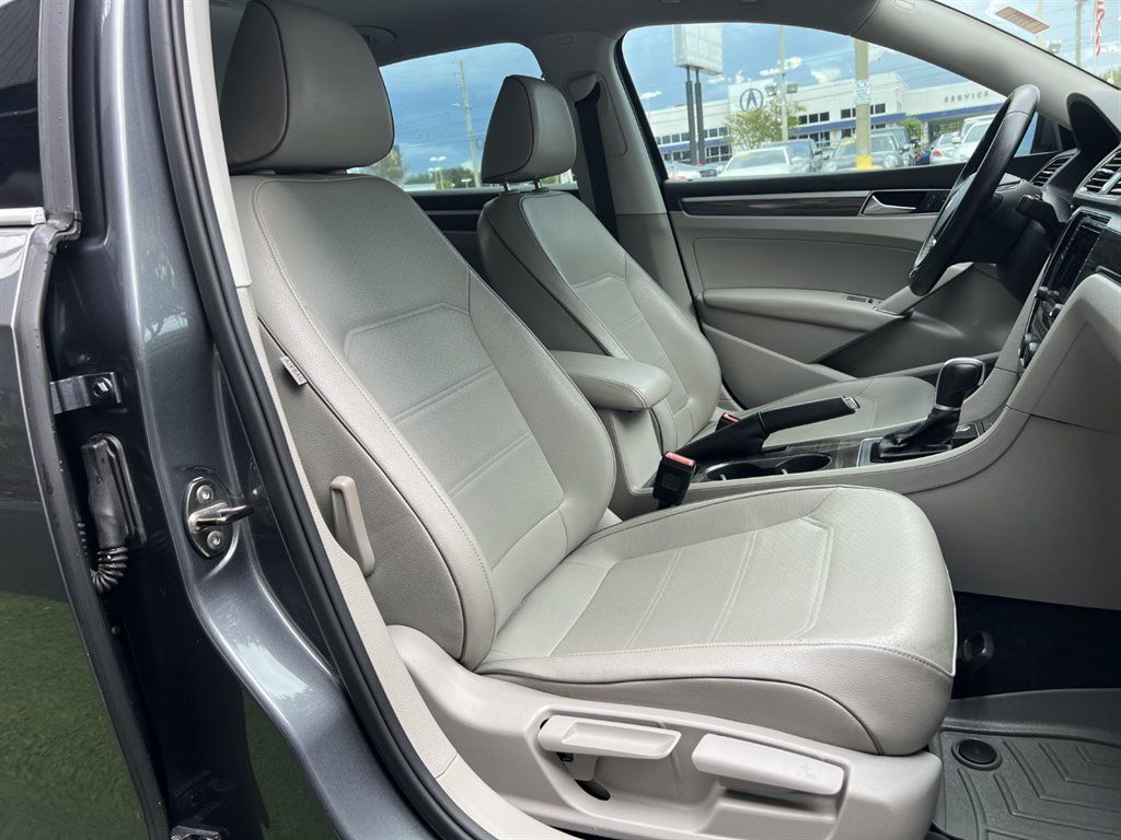 Used 2017 Volkswagen Passat 1.8T SE w/ SE Lighting Package FWD image 18