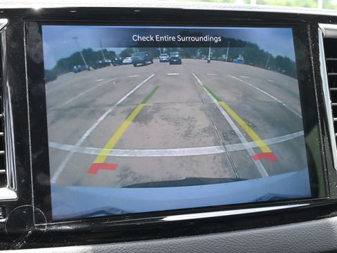 Used 2024 Chrysler Pacifica Touring-L FWD image 14