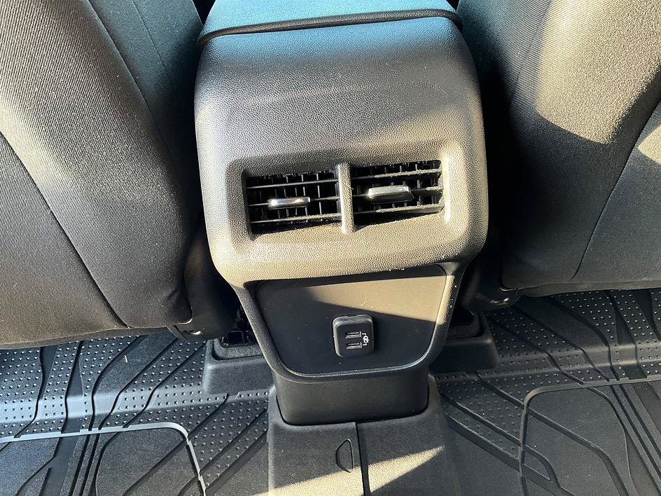 Used 2022 Chevrolet Equinox LT FWD image 32
