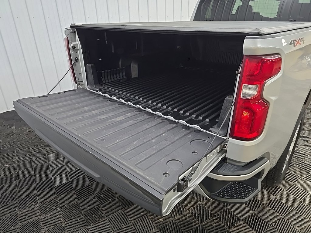 Used 2021 Chevrolet Silverado 1500 Custom w/ LPO, Dark Essentials Package AWD/4WD image 11