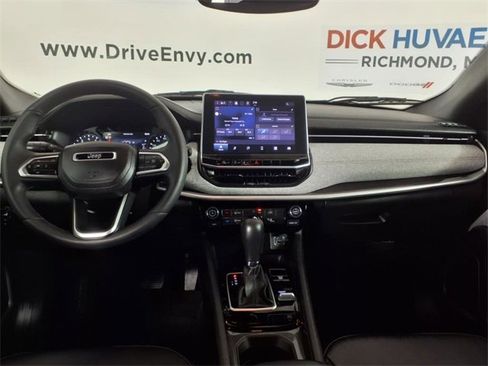 Certified 2023 Jeep Compass Latitude image 13