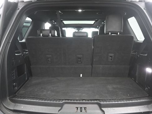 Used 2021 Ford Expedition XLT RWD image 2