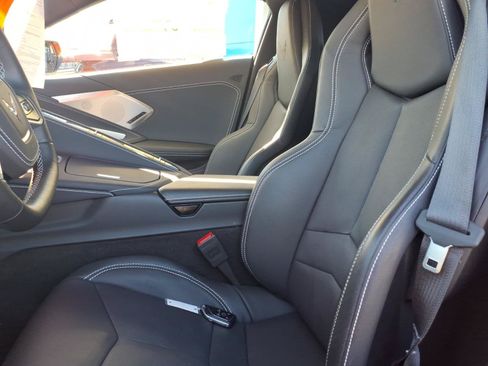 Used 2025 Chevrolet Corvette Stingray Preferred Cpe w/ Z51 Performance Package RWD image 8