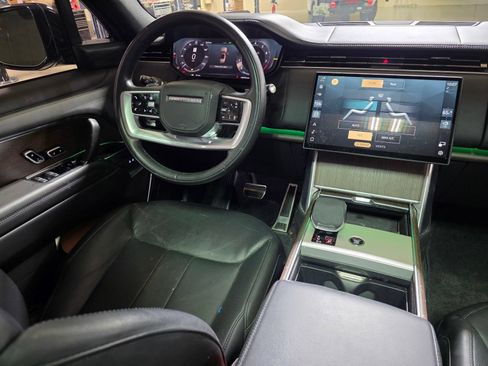 Used 2025 Land Rover Range Rover Long Wheelbase SE AWD/4WD image 15