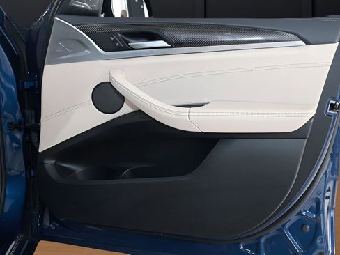 Used 2021 BMW X4 M40i w/ Executive Package image 18