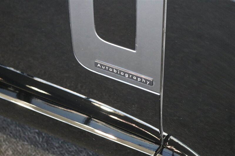 Used 2025 Land Rover Range Rover Long Wheelbase Autobiography AWD/4WD image 47