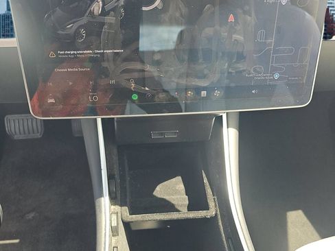 Used 2018 Tesla Model 3 Long Range RWD image 12