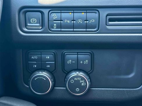 Used 2021 Chevrolet Tahoe Z71 AWD/4WD image 36
