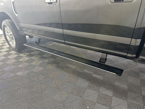 Used 2019 Ford F250 Platinum w/ FX4 Off-Road Package image 38