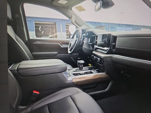 Used 2025 Chevrolet Silverado 1500 RST w/ Convenience Package II AWD/4WD image 12