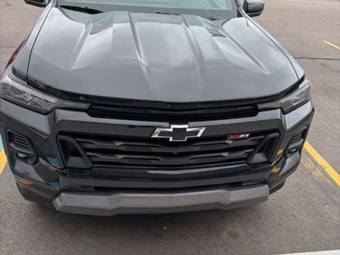 Used 2024 Chevrolet Colorado Z71 w/ Z71 Convenience Package 2 AWD/4WD image 2