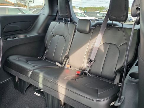 New 2026 Chrysler Pacifica Select image 29