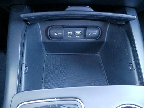 Used 2019 Kia Sorento L image 24