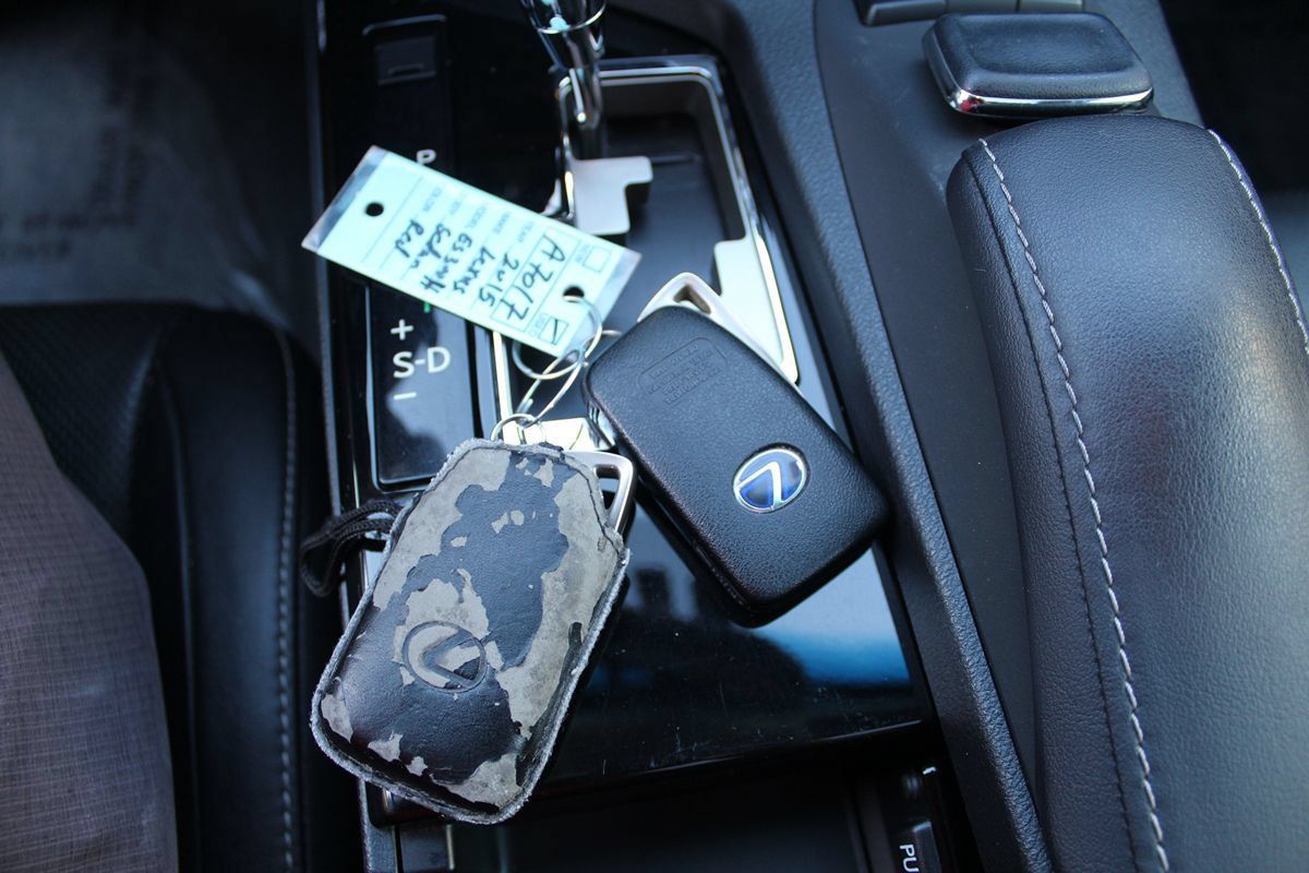 Used 2015 Lexus ES 300h w/ Navigation System Package FWD image 32