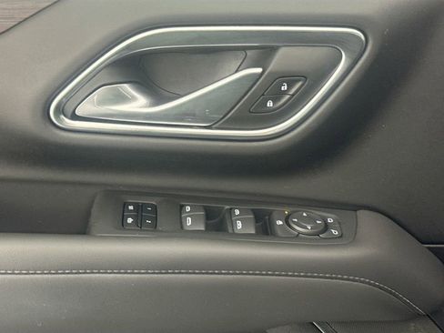 Used 2023 Chevrolet Suburban LT image 17