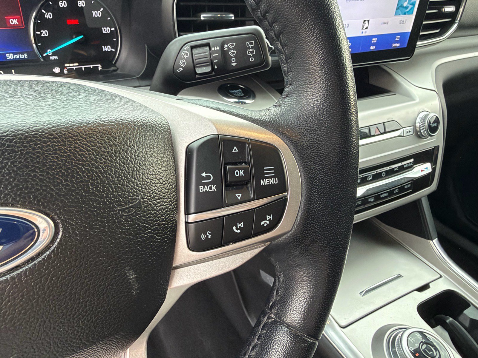 Used 2023 Ford Explorer XLT w/ Equipment Group 202A AWD/4WD image 24