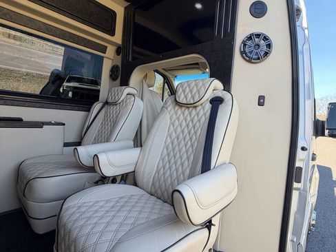 Used 2019 Mercedes-Benz Sprinter 170 image 45