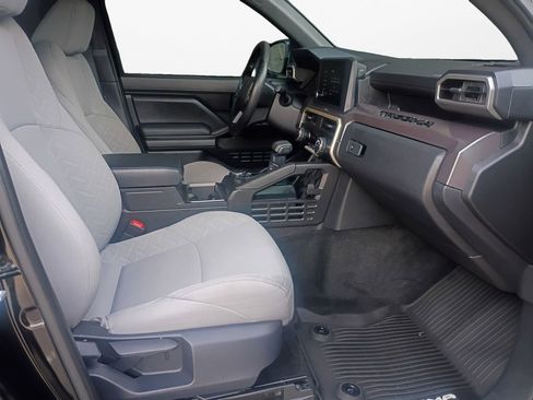 Used 2025 Toyota Tacoma SR5 AWD/4WD image 24