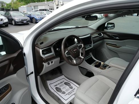 Used 2021 GMC Acadia SLE w/ Driver Convenience Package AWD/4WD image 9