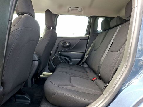 Used 2023 Jeep Renegade Latitude AWD/4WD image 19