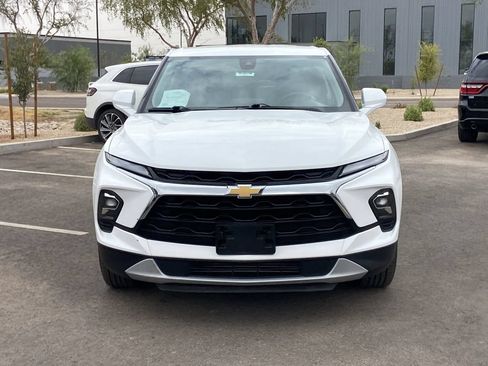 Used 2023 Chevrolet Blazer LT FWD image 3