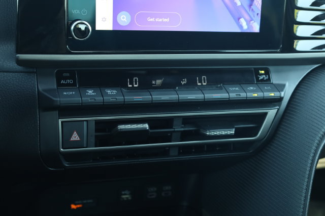 Used 2025 Toyota Camry SE FWD image 23