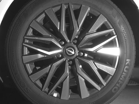 Used 2025 Nissan Altima 2.5 SV image 14