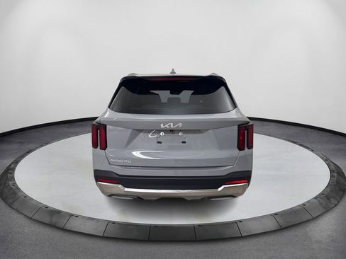Used 2024 Kia Sorento S w/ Panoramic Sunroof Package FWD image 6