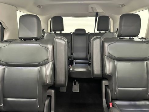 Used 2025 Ford Expedition Active image 34