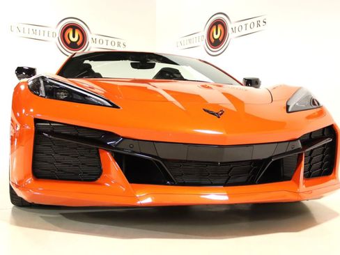 Used 2025 Chevrolet Corvette Z06 RWD image 32