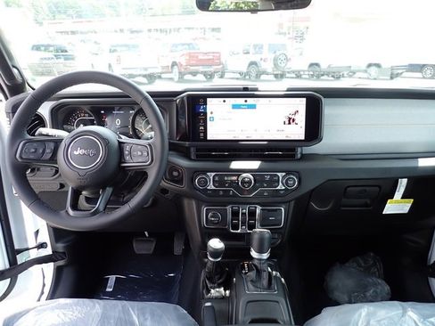 New 2025 Jeep Gladiator Sport image 15