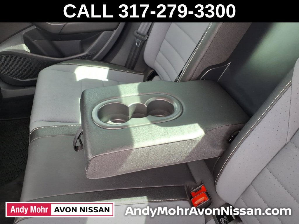 Used 2025 Volkswagen Jetta SE FWD image 40