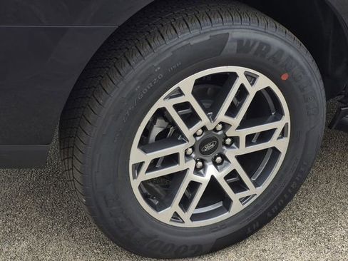 New 2025 Ford Expedition Active image 7