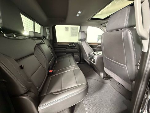 Used 2025 GMC Sierra 3500 Denali w/ Denali Reserve Package image 16