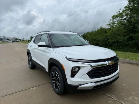 New 2026 Chevrolet TrailBlazer LT w/ Driver Confidence Package FWD image 1