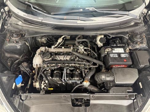 Used 2012 Hyundai Veloster w/ Style Pkg FWD image 36