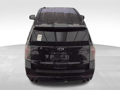 Used 2025 Chevrolet Suburban Z71 AWD/4WD image 9