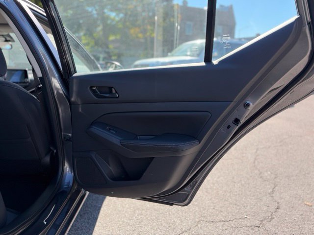Used 2025 Nissan Altima 2.5 SV AWD/4WD image 25