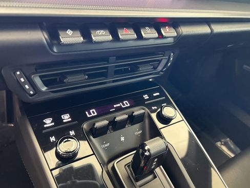 Used 2021 Porsche 911 Carrera image 34