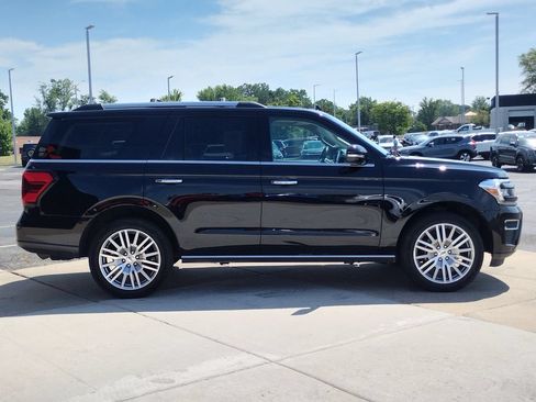 Used 2024 Ford Expedition Limited AWD/4WD image 16
