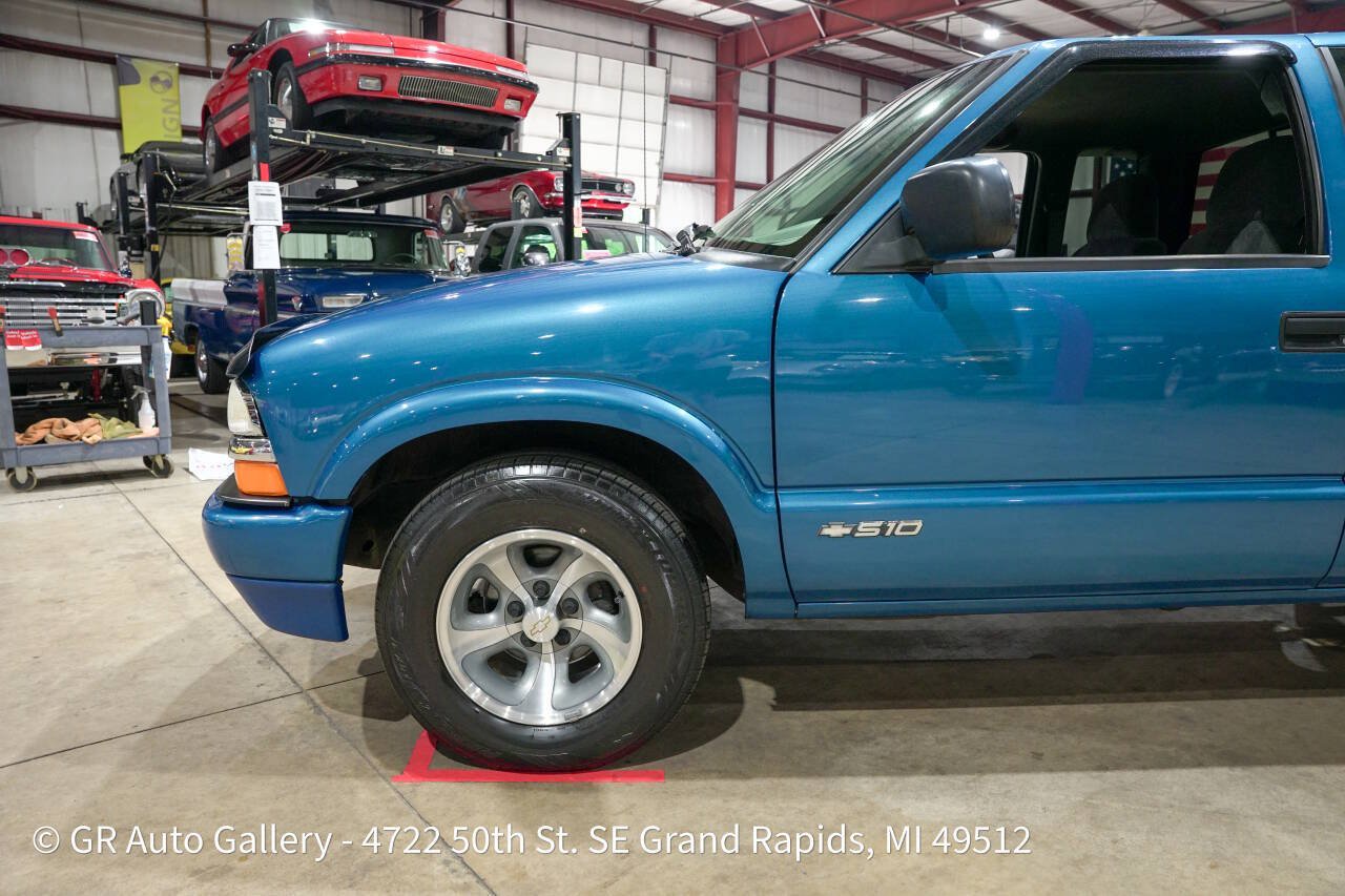 Used 2001 Chevrolet S10 Pickup LS w/ Preferred Equipment Group RWD image 3