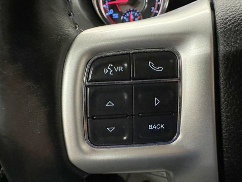 Used 2015 Chrysler Town & Country Touring-L w/ Driver Convenience Group image 15