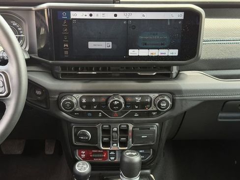 Used 2025 Jeep Wrangler Unlimited Rubicon 4xe w/ Convenience Group image 17